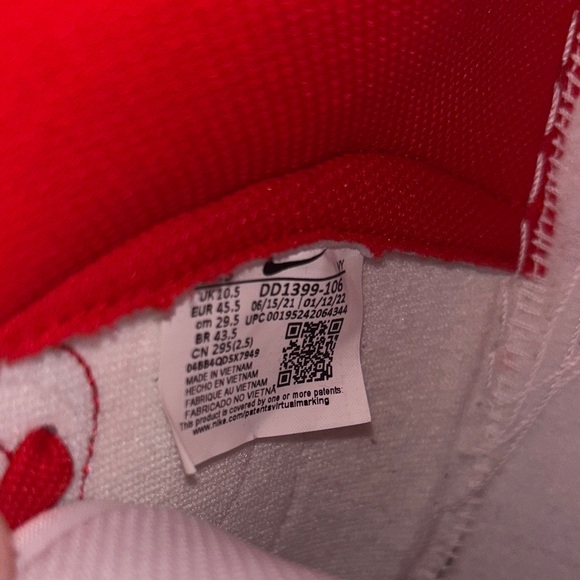 Nike Red and White Dunks - Picture 6 of 9
